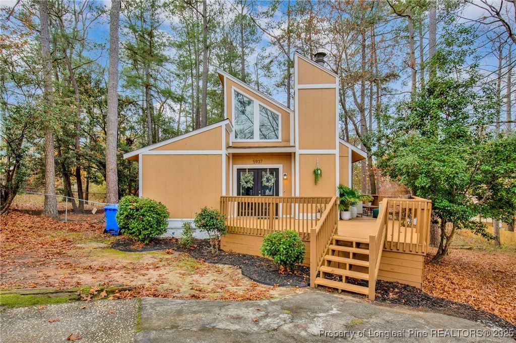 Photo of 5937 Waters Edge Drive, Fayetteville, NC 28314 (MLS # 754712)