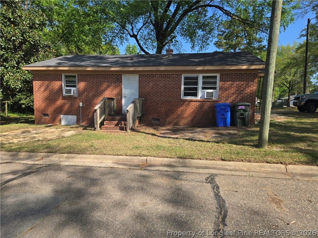 Photo of 1101 FONTANA Street, Fayetteville, NC 28301 (MLS # 761372)