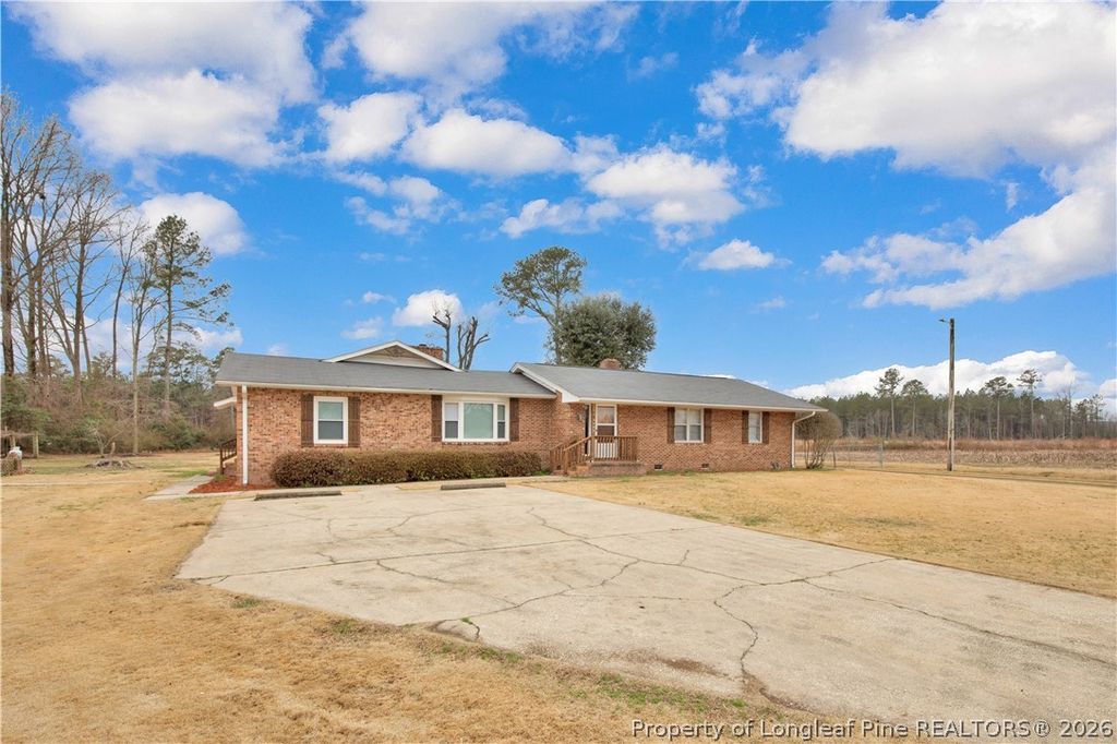 Photo of 8161 E 130 Highway, Maxton, NC 28364 (MLS # 758233)