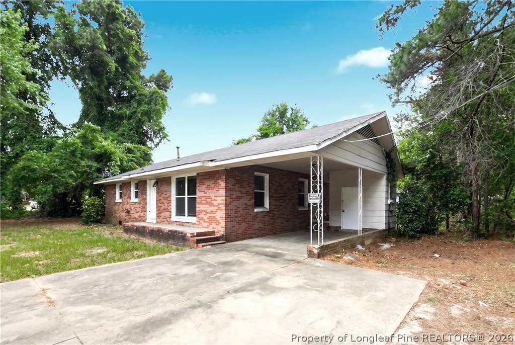 Photo of 1928 Crestview Drive, Fayetteville, NC 28304 (MLS # 763722)
