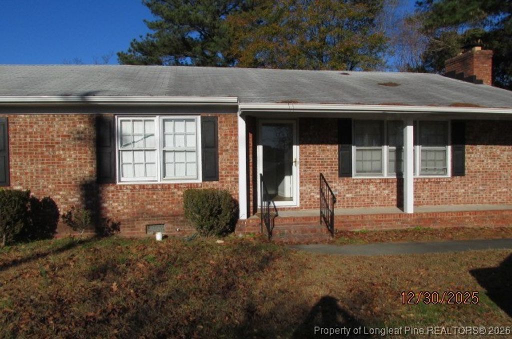 Photo of 2410 N Roberts Avenue, Lumberton, NC 28358 (MLS # 755773)