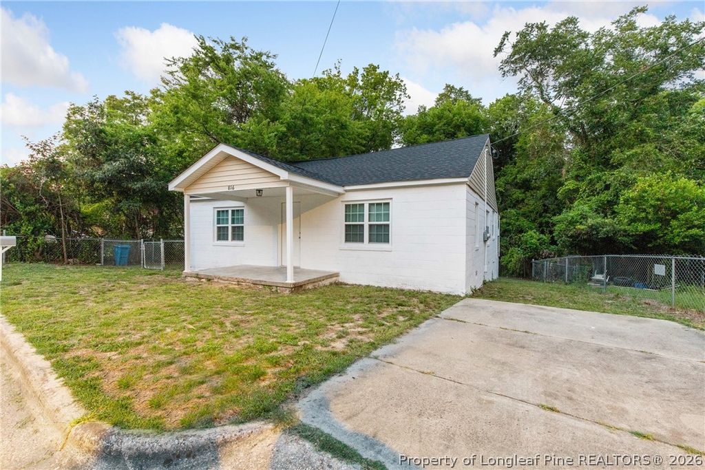 Photo of 816 Silk Lane, Fayetteville, NC 28301 (MLS # 766255)