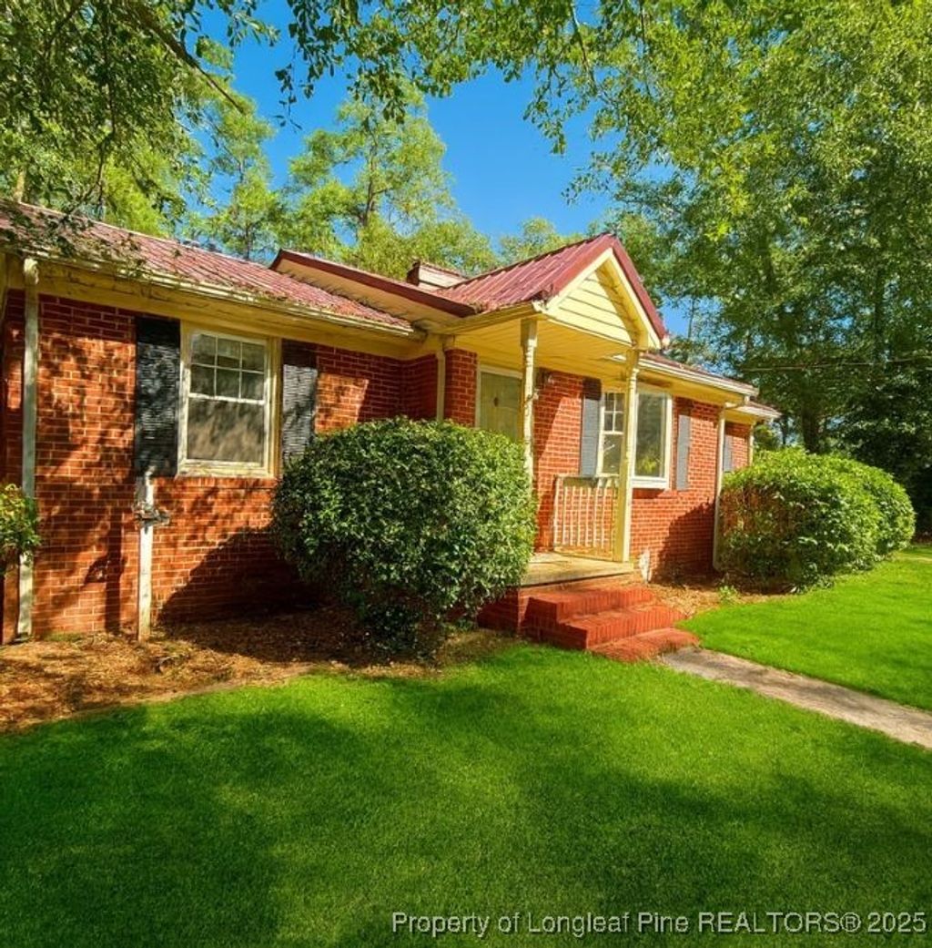 Photo of 210 W Elwood Avenue, Raeford, NC 28376 (MLS # 752263)