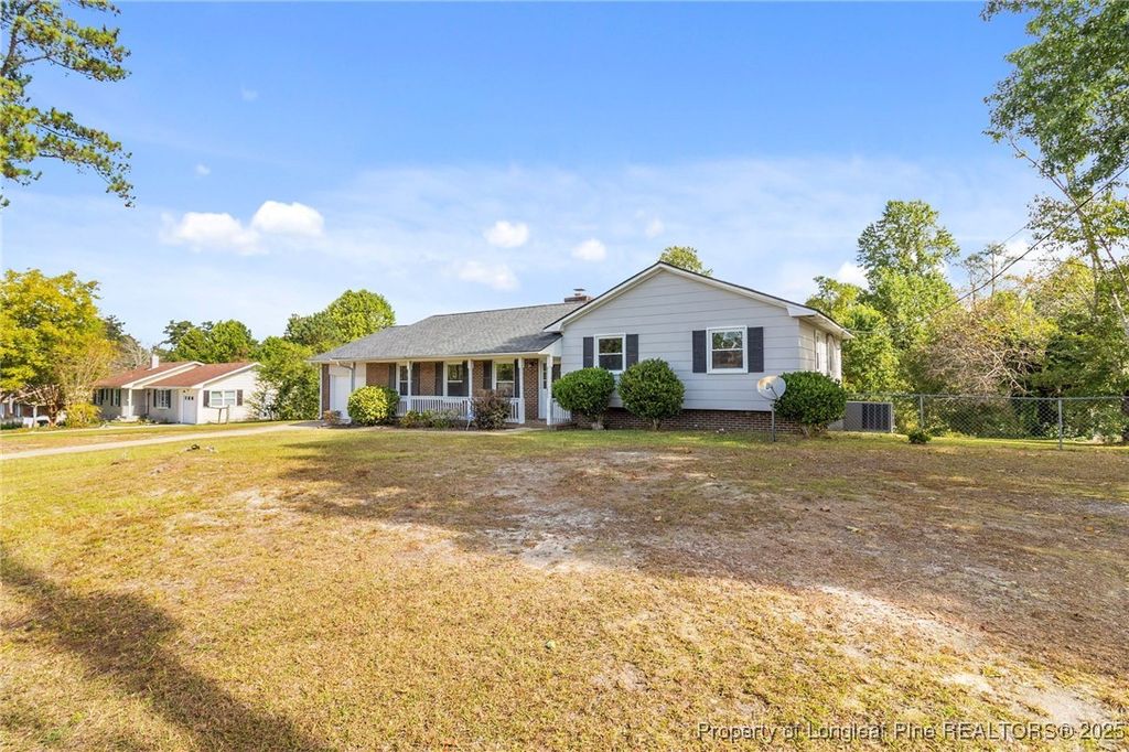 Photo of 514 Roundtree Drive, Fayetteville, NC 28303 (MLS # 751719)