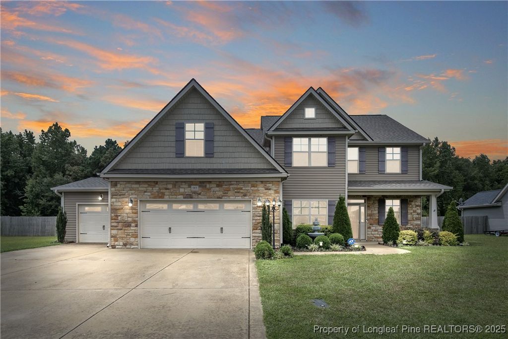 Photo of 945 Pecan Grove Loop Loop, Hope Mills, NC 28348 (MLS # 748746)