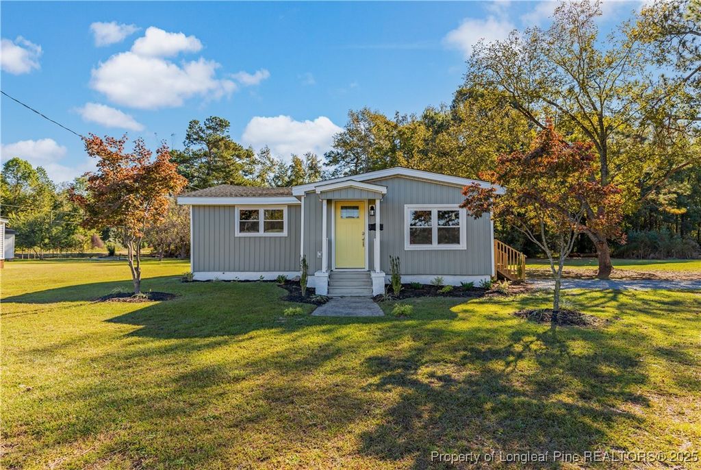Photo of 1340 George Perry Lee Road, Dunn, NC 28334 (MLS # 752079)