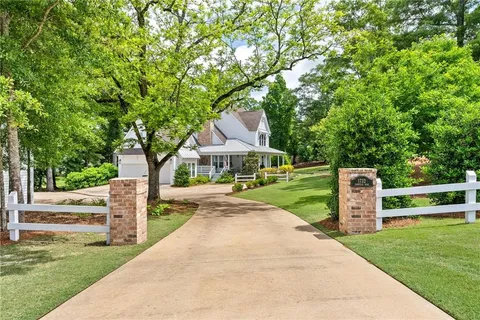 1732 W Farmville Road, Auburn, AL MLS: E99906