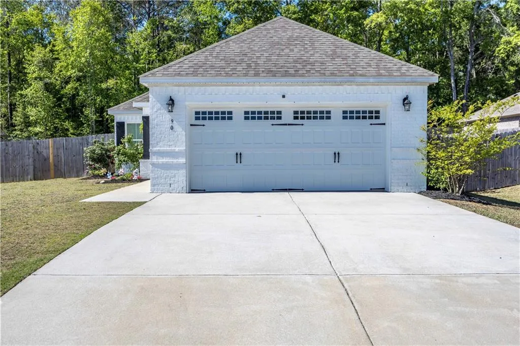90 Quail Run Avenue, Smiths Station, AL 36877