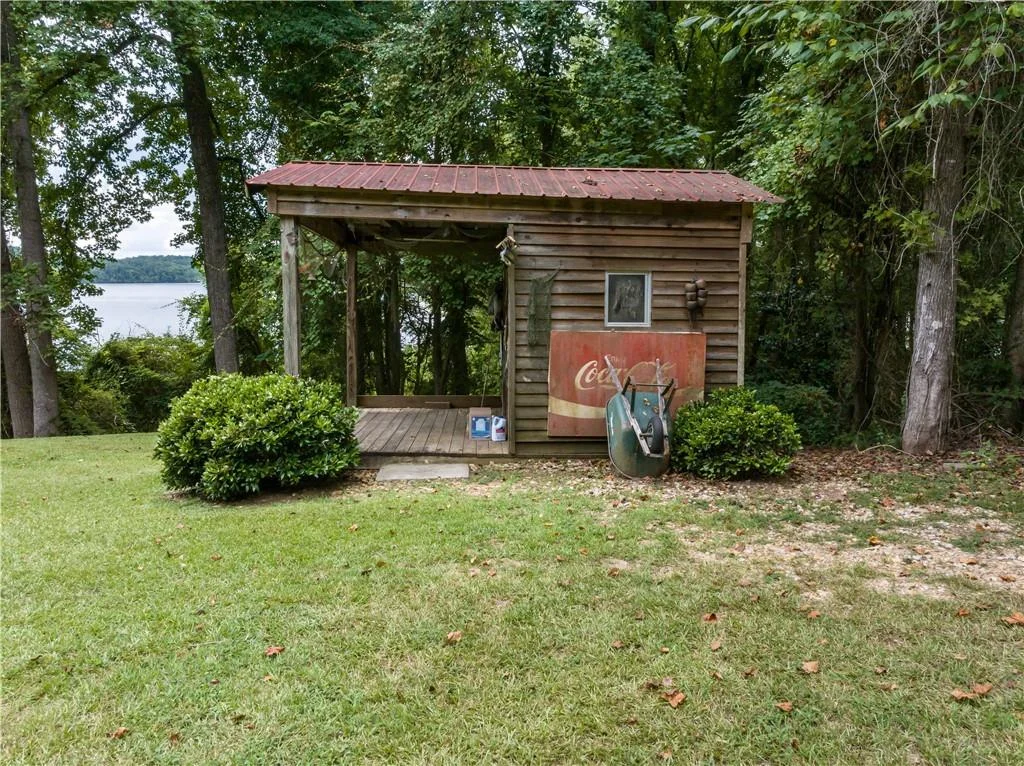 508 Lee Road 385, Valley, AL 36854