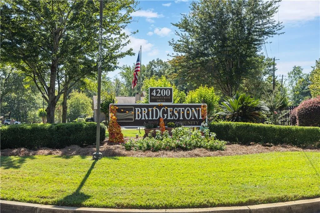 4200 Bridgecrest Drive Unit S-3, Phenix City, AL 36870