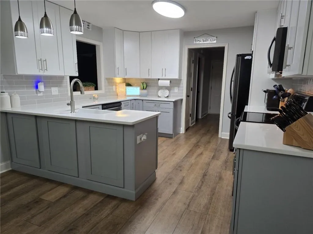 Phenix City, Alabama 36867, United States, 5 Bedrooms Bedrooms, ,3 BathroomsBathrooms,Residential,Active,126789