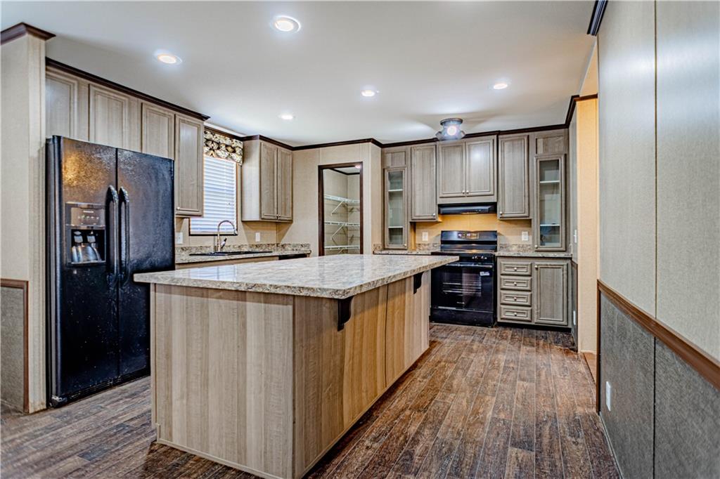 140 Lee Road 2198