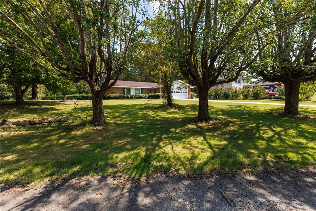 12 Sommerset Court, Phenix City, AL 36869