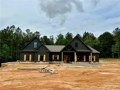 66 Lee Road 950, Smiths Station, AL MLS: E100734