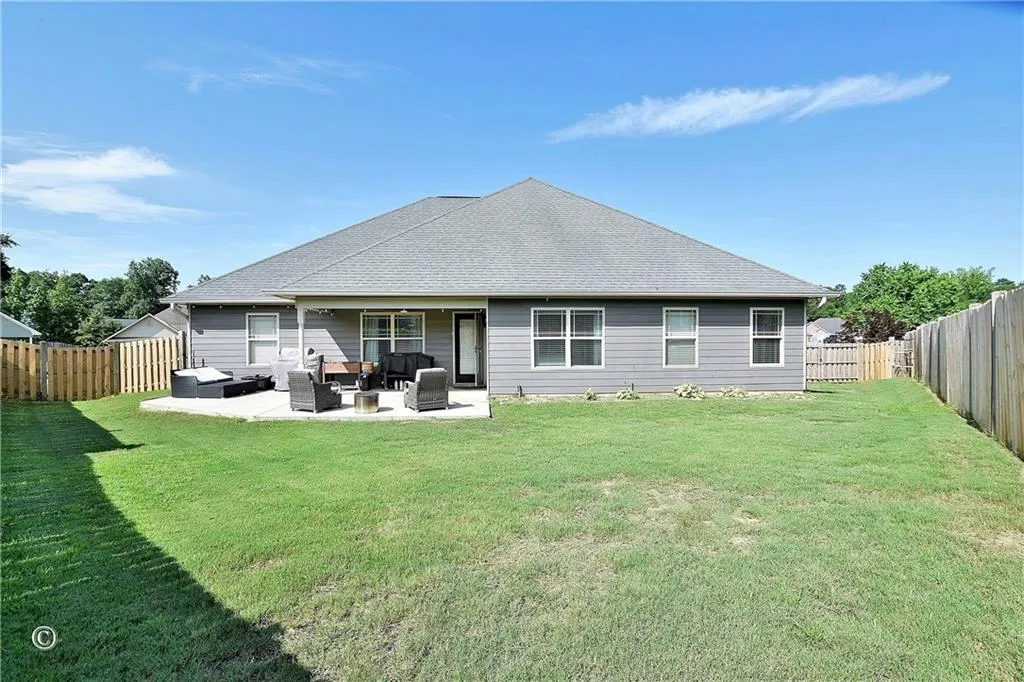 Phenix City, Alabama 36867, United States, 5 Bedrooms Bedrooms, ,3 BathroomsBathrooms,Residential,Active,161613