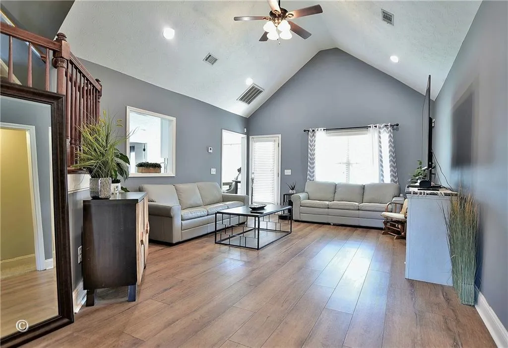 Phenix City, Alabama 36867, United States, 5 Bedrooms Bedrooms, ,3 BathroomsBathrooms,Residential,Active,161613