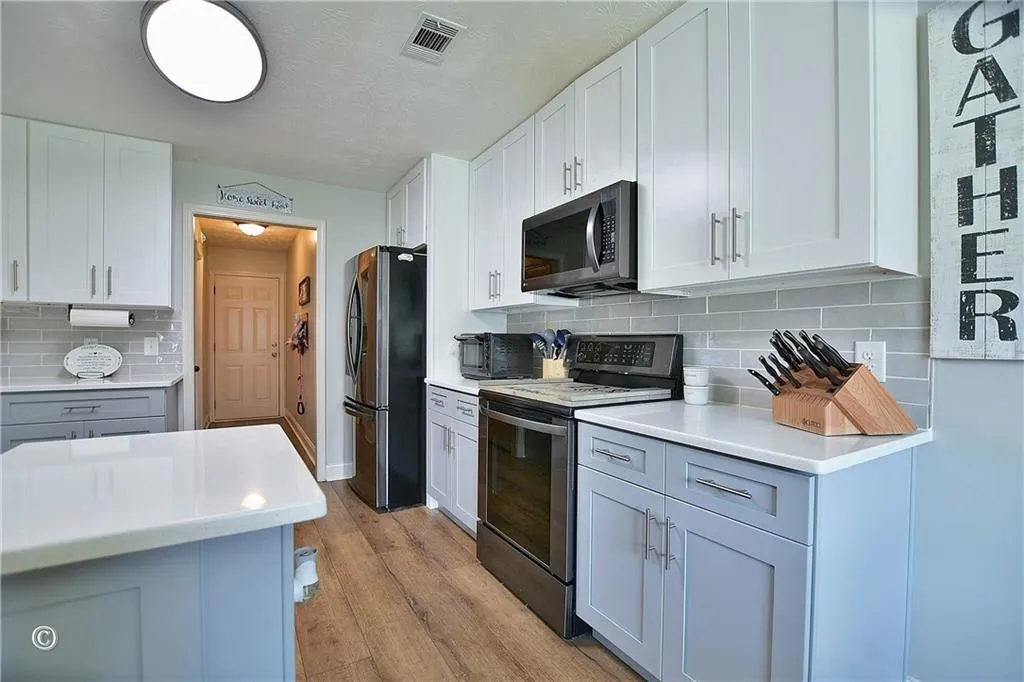 Phenix City, Alabama 36867, United States, 5 Bedrooms Bedrooms, ,3 BathroomsBathrooms,Residential,Active,161613