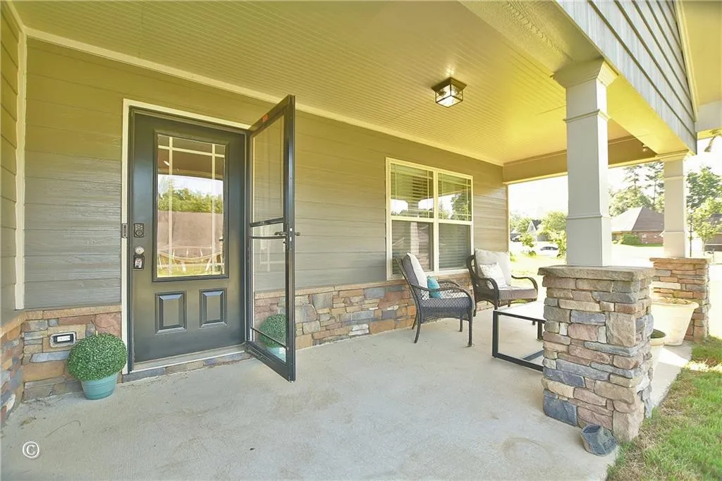 Phenix City, Alabama 36867, United States, 5 Bedrooms Bedrooms, ,3 BathroomsBathrooms,Residential,Active,161613