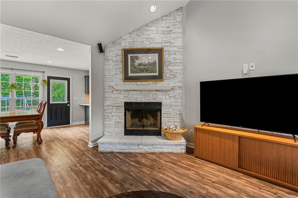196 Lee Road 2090