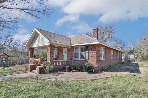 2201 Summerville Road, Phenix City, AL MLS: E100246