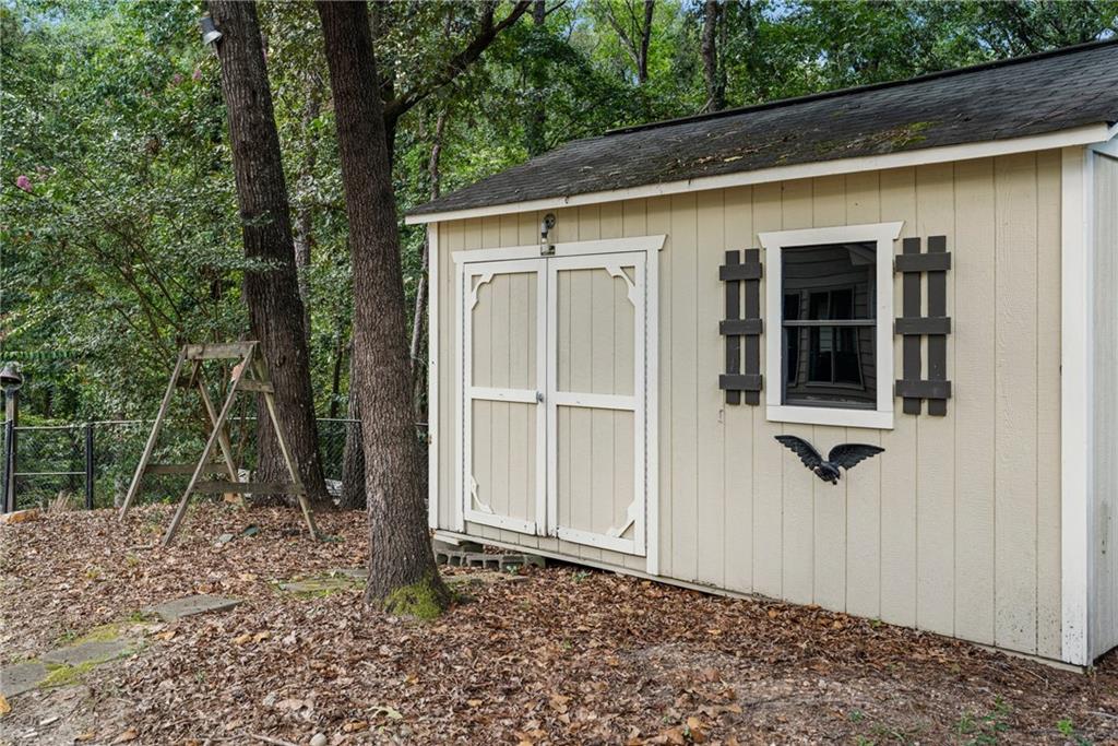 32 Lee Road 851