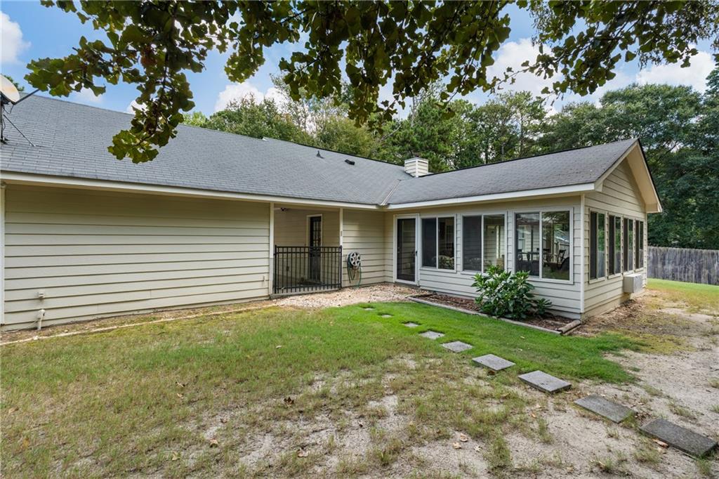 32 Lee Road 851