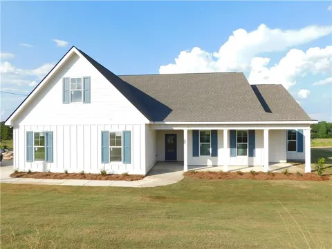 2721 Lee Road 401, Opelika, AL MLS: E98934