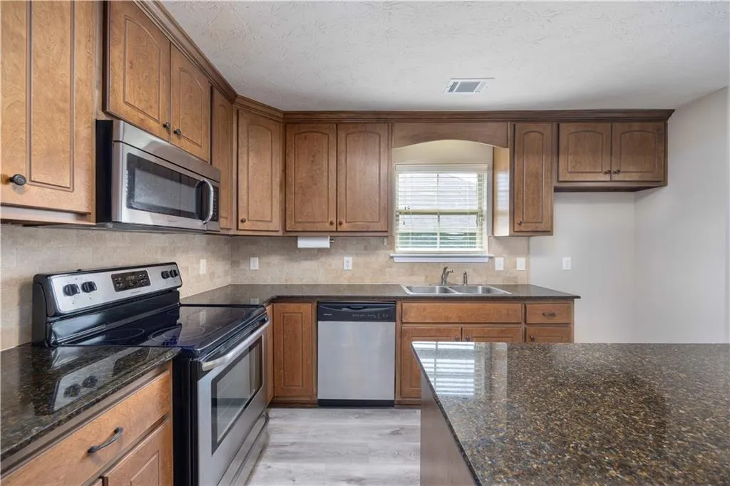 Additional image 43 of 6 Woodchase Court, Smiths Station, AL 36870