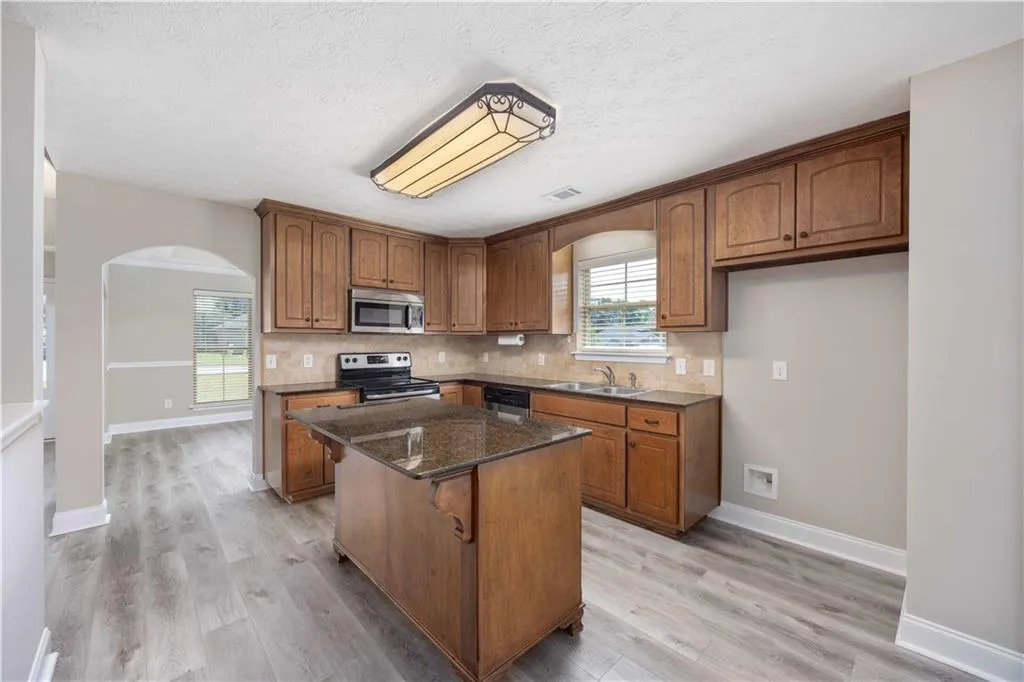Additional image 40 of 6 Woodchase Court, Smiths Station, AL 36870
