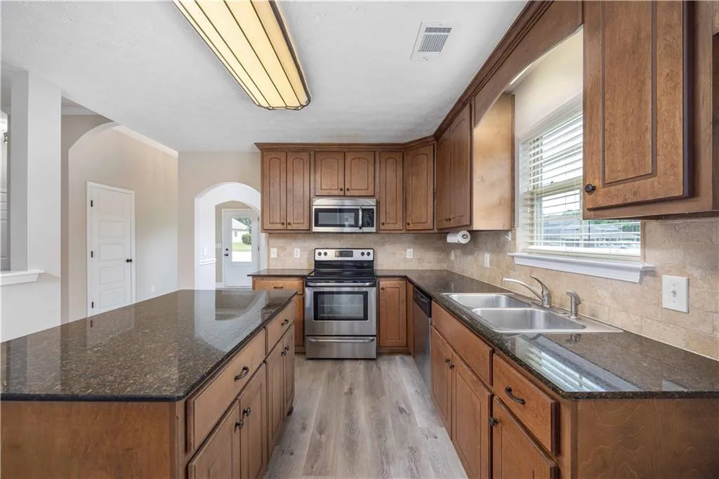 Additional image 41 of 6 Woodchase Court, Smiths Station, AL 36870