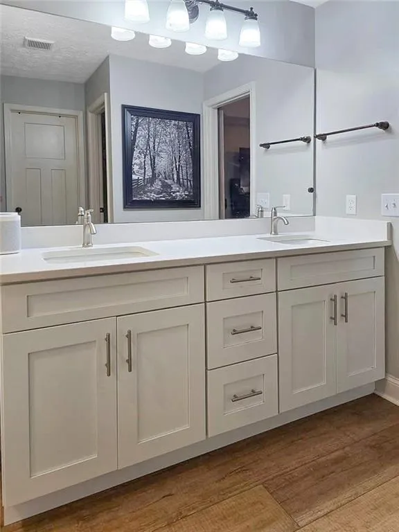 Phenix City, Alabama 36867, United States, 5 Bedrooms Bedrooms, ,3 BathroomsBathrooms,Residential,Active,7542