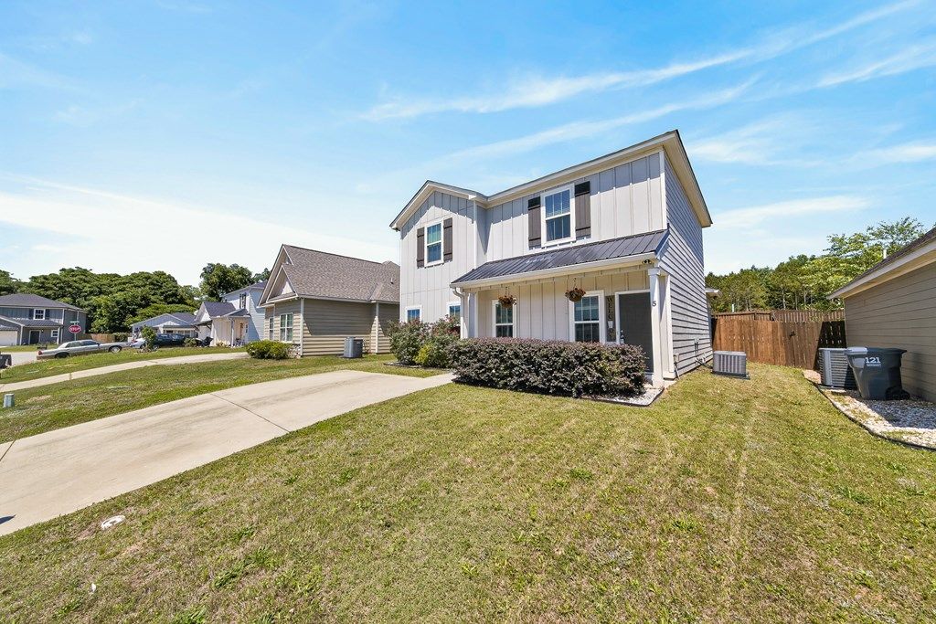 Photo of 5 Vineyard Drive, PHENIX CITY, AL 36869 (MLS # 231852)