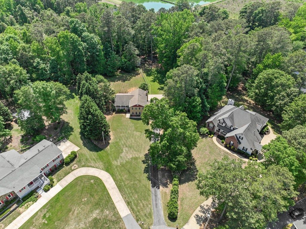 Photo of 210 Heritage Farm Lane, FAYETTEVILLE, GA 30215 (MLS # 231662)