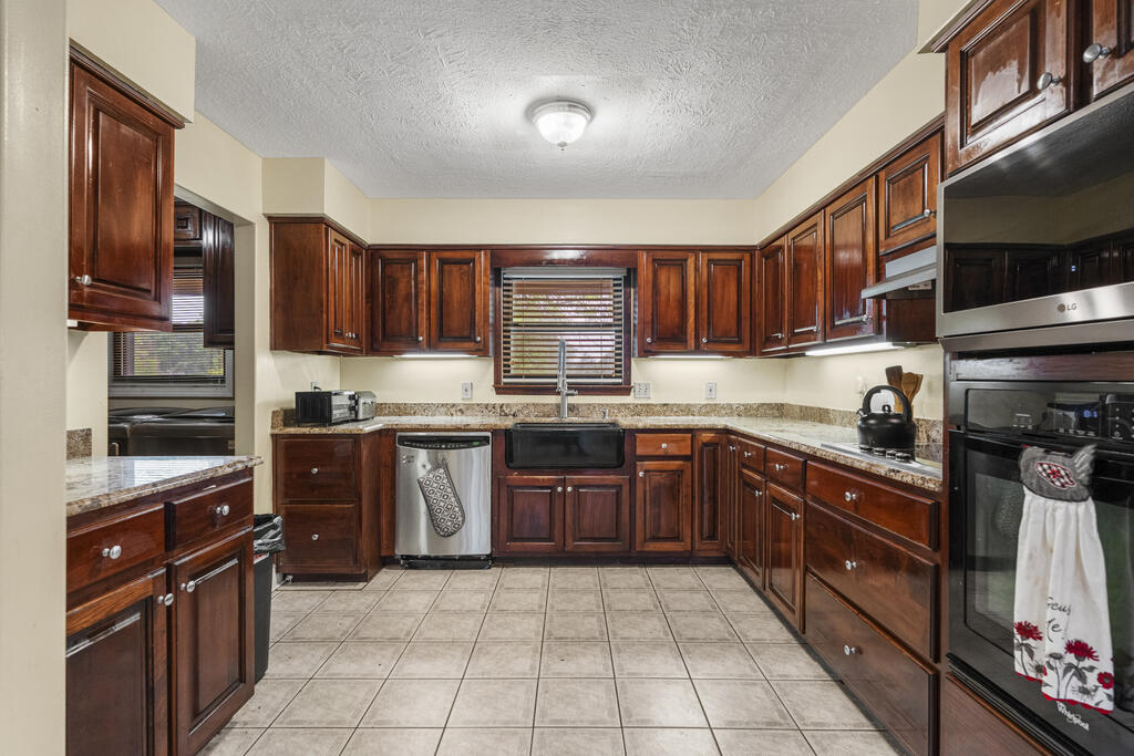 29 OVERLOOK DRIVE
