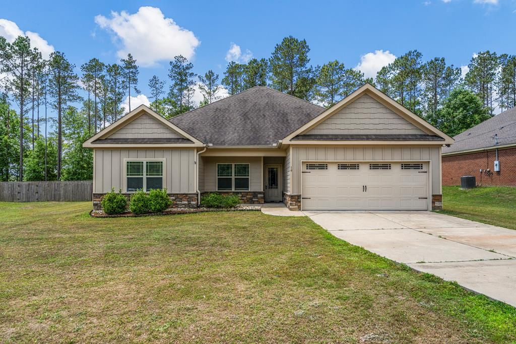 Photo of 19 Fast Lane, SEALE, AL 36875 (MLS # 231660)