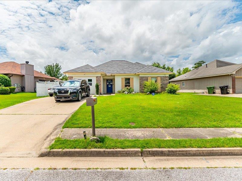 Photo 1 of 33 — 2995 POPPY SEED LOOP, COLUMBUS, GA 31907