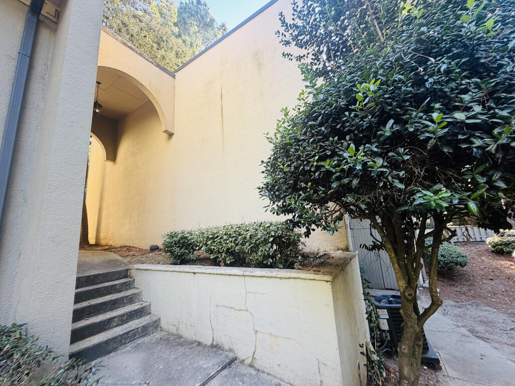8 NW CANTEY PLACE