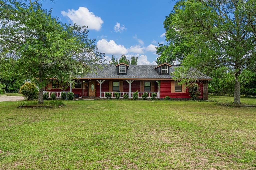 Photo of 29 Overlook Drive, SEALE, AL 36875 (MLS # 231776)