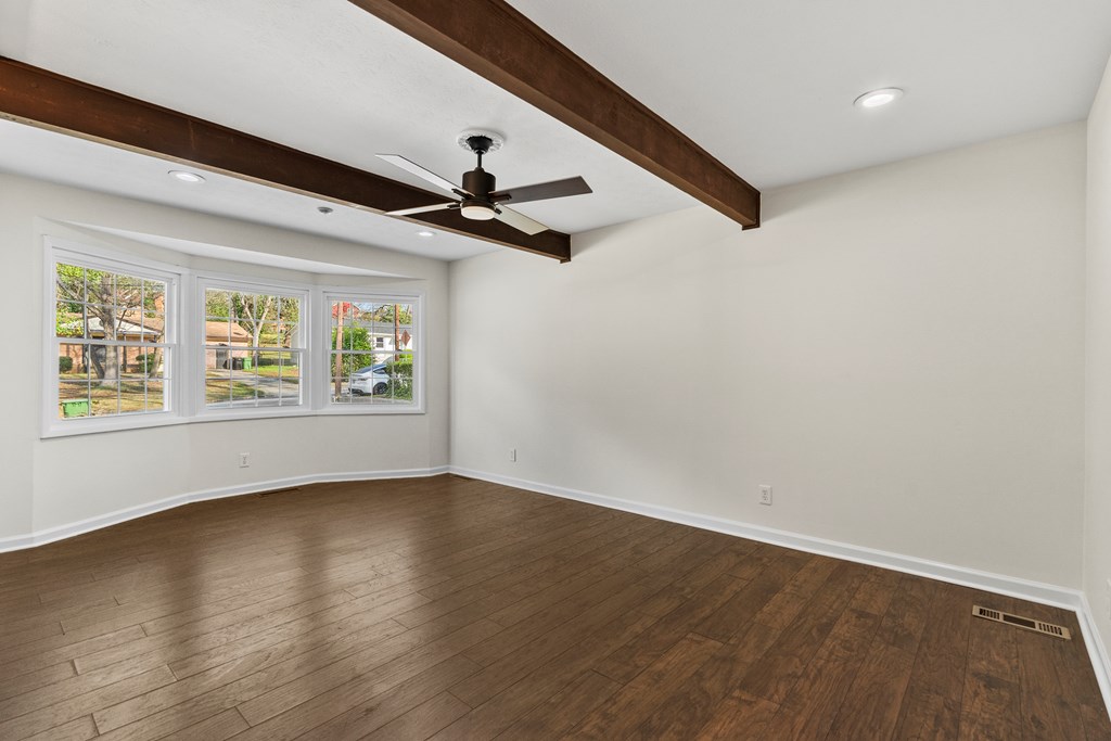 547 FAIR OAKS DRIVE