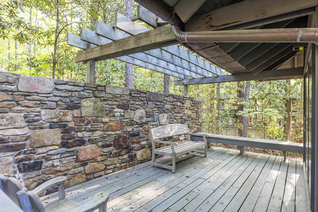 1541 MOUNTAIN CREEK DRIVE