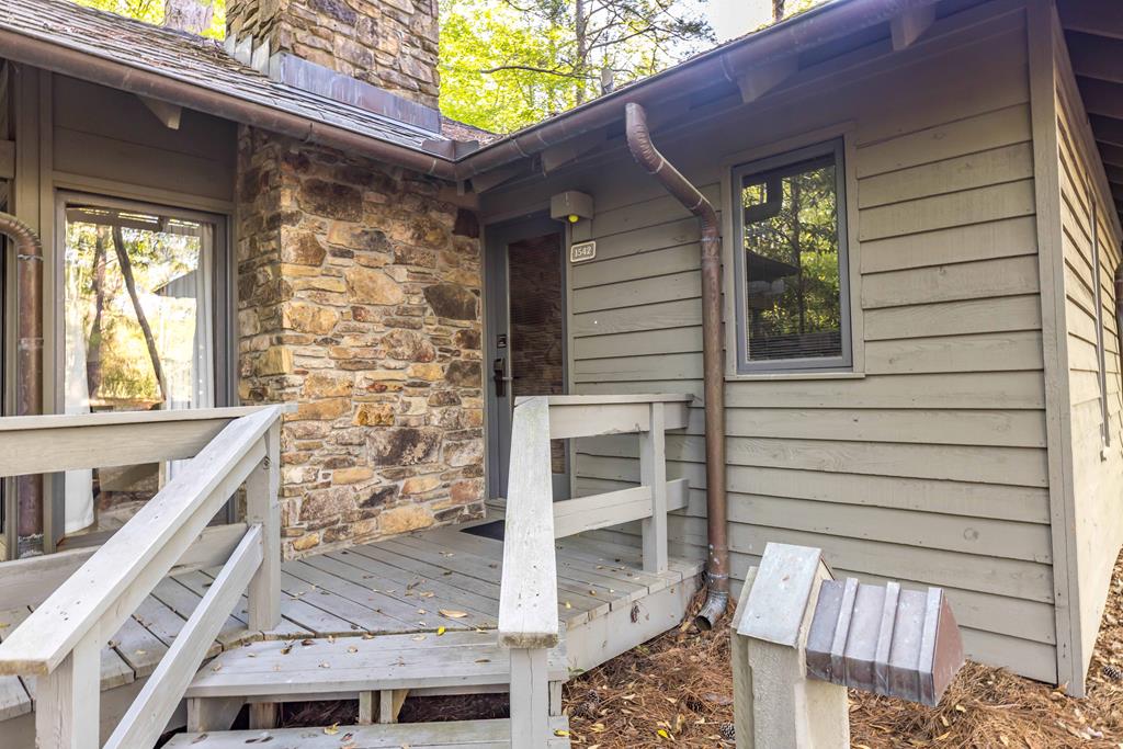 1541 MOUNTAIN CREEK DRIVE