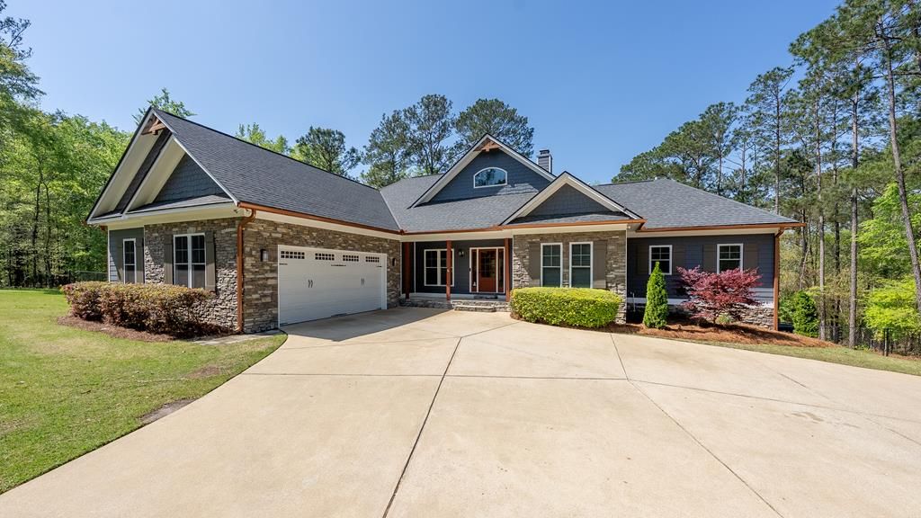 Photo of 900 Oak Crest Drive #16, COLUMBUS, GA 31904 (MLS # 230939)