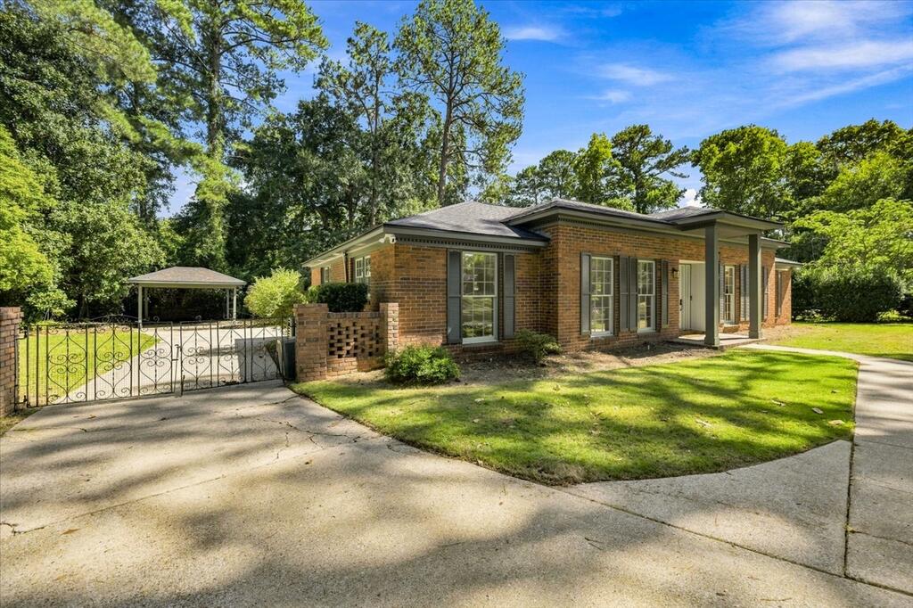 4 SPRINGVALLEY COURT