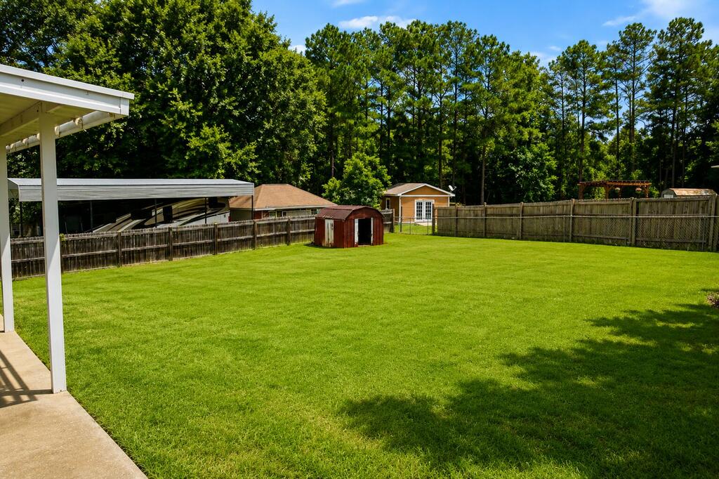 11 LEE ROAD 2033
