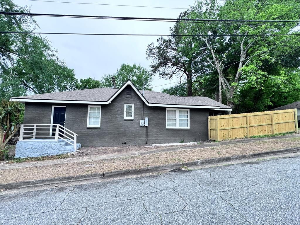 Photo of 1016 Samson Avenue, COLUMBUS, GA 31906 (MLS # 231538)