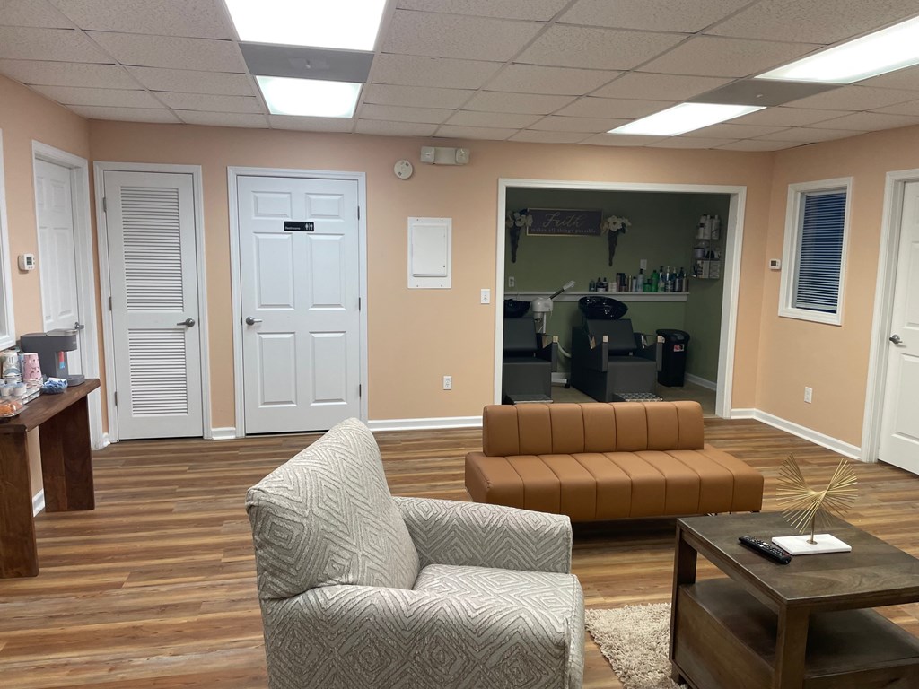 3515 VETERANS PARKWAY