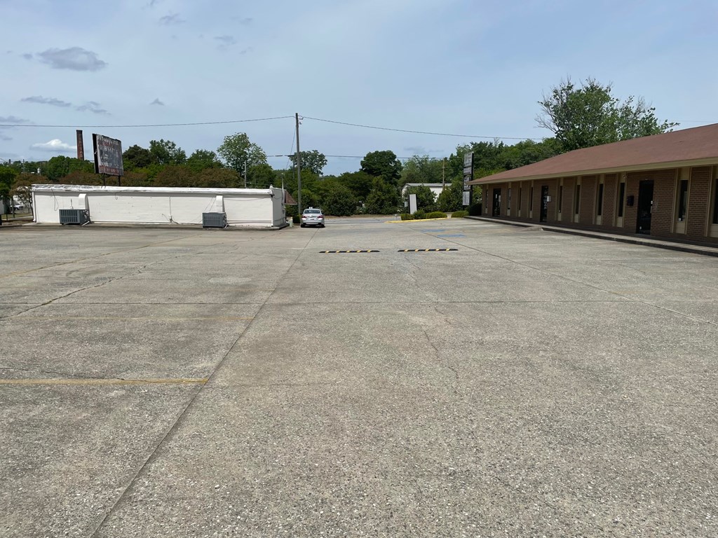 3515 VETERANS PARKWAY