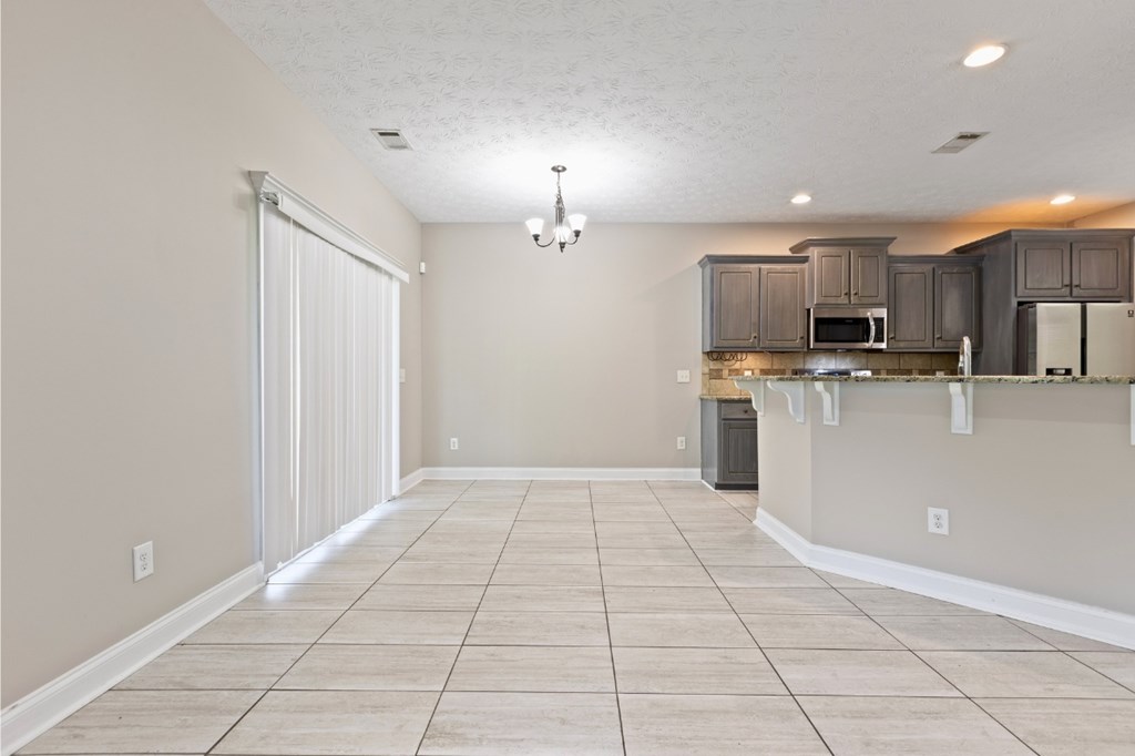 8217 LANTERN COURT