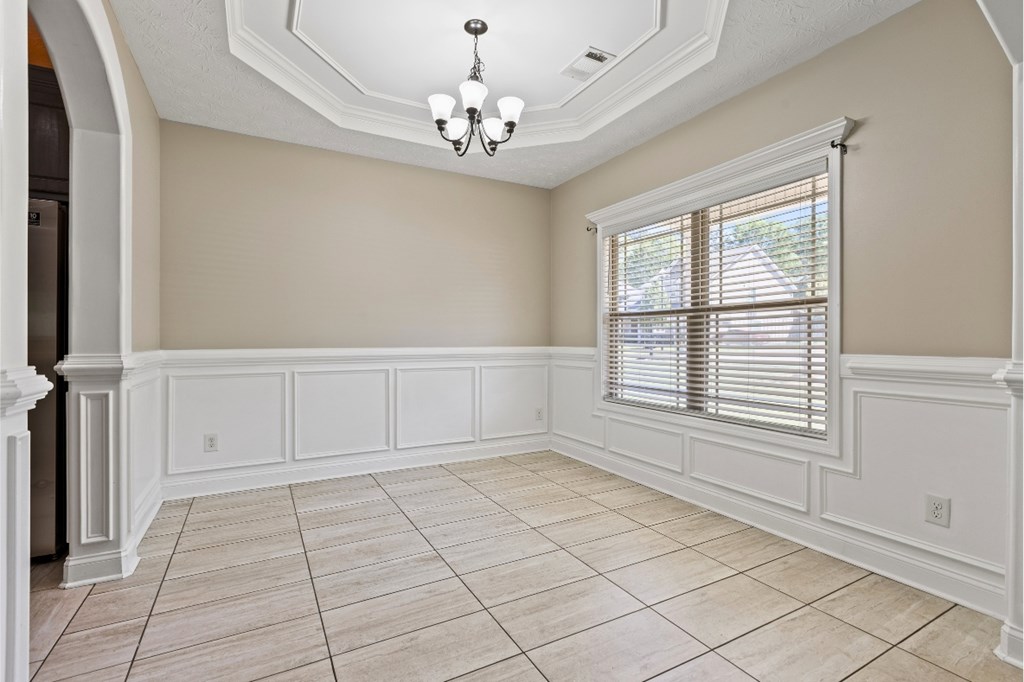 8217 LANTERN COURT