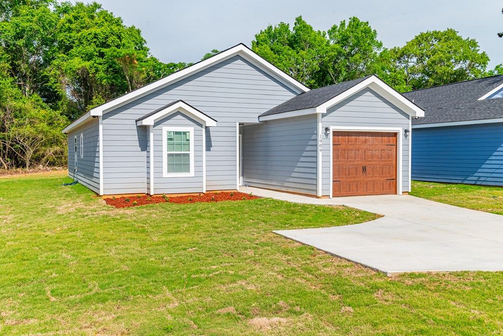 Photo of 1909 Schatulga Road, COLUMBUS, GA 31907 (MLS # 231694)